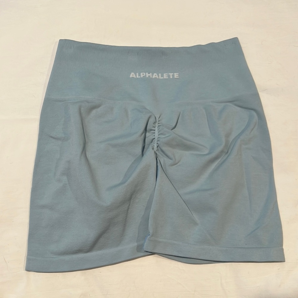 Alphalete Amplify size Medium short in like new condition